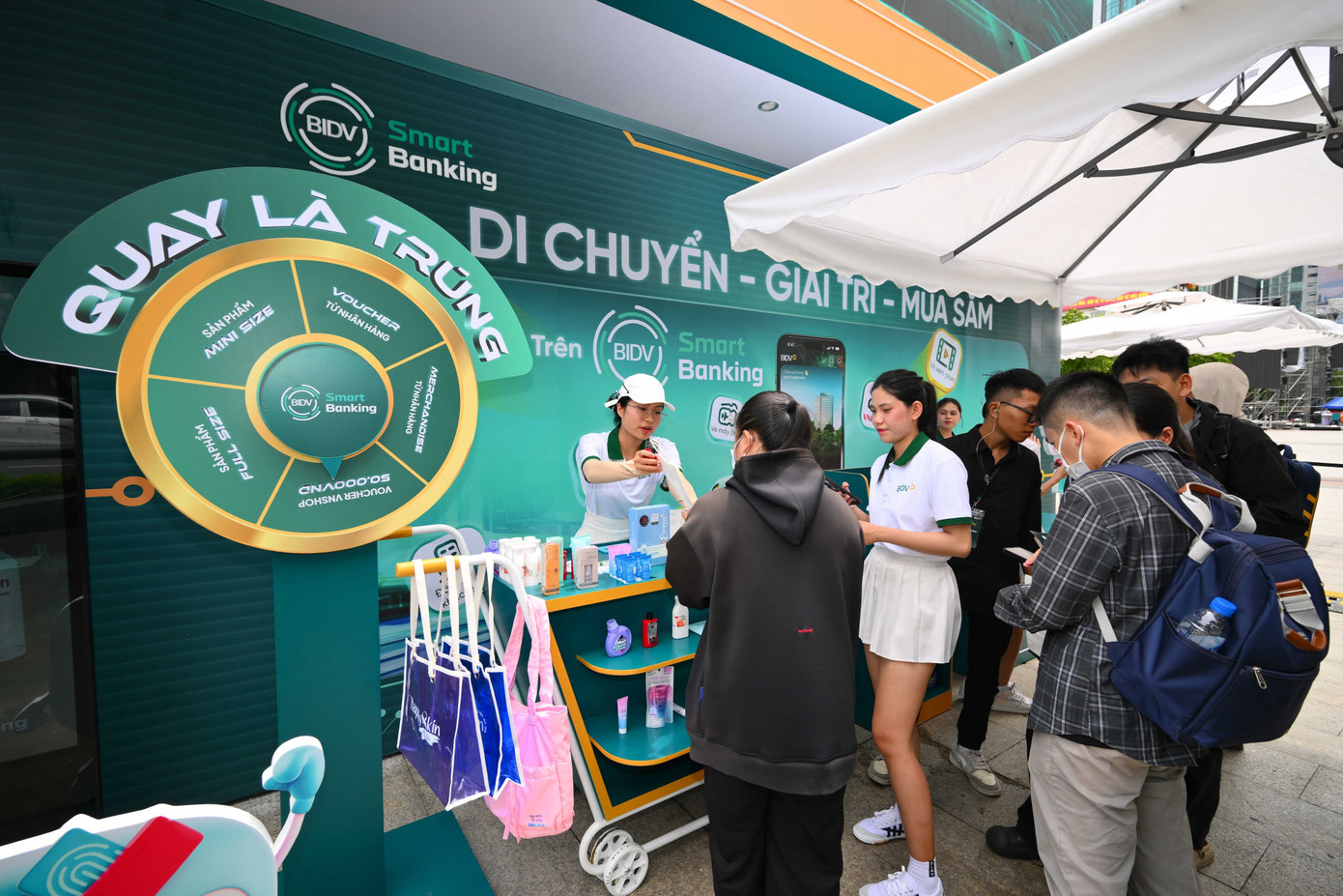 1khong-gian-trai-nghiem-su-kien-bidvsmartbanking-phien-ban-x.jpg