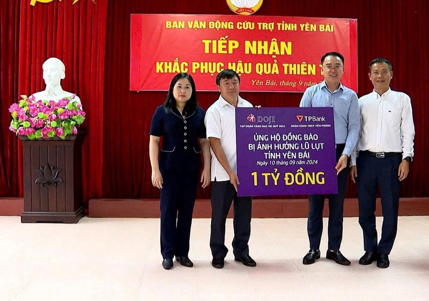 Những hành động nhân ái vì cộng đồng đã trở thành dấu ấn đặc trưng trong hành trình phát triển của DOJI. image005-7832.jpg