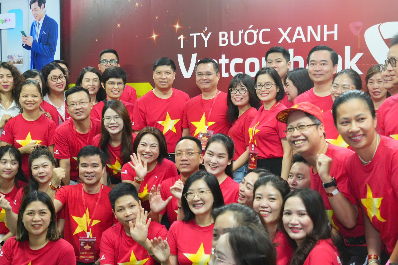 vcb-cung-viet-nam-tien-buoc-7.jpg