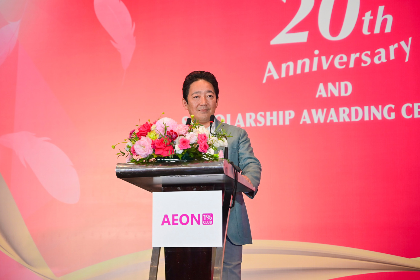 M. Ishikawa Isamu, ambassadeur adjoint du Japon au Vietnam, a pris la parole lors de la cérémonie de remise des bourses. a1.jpg