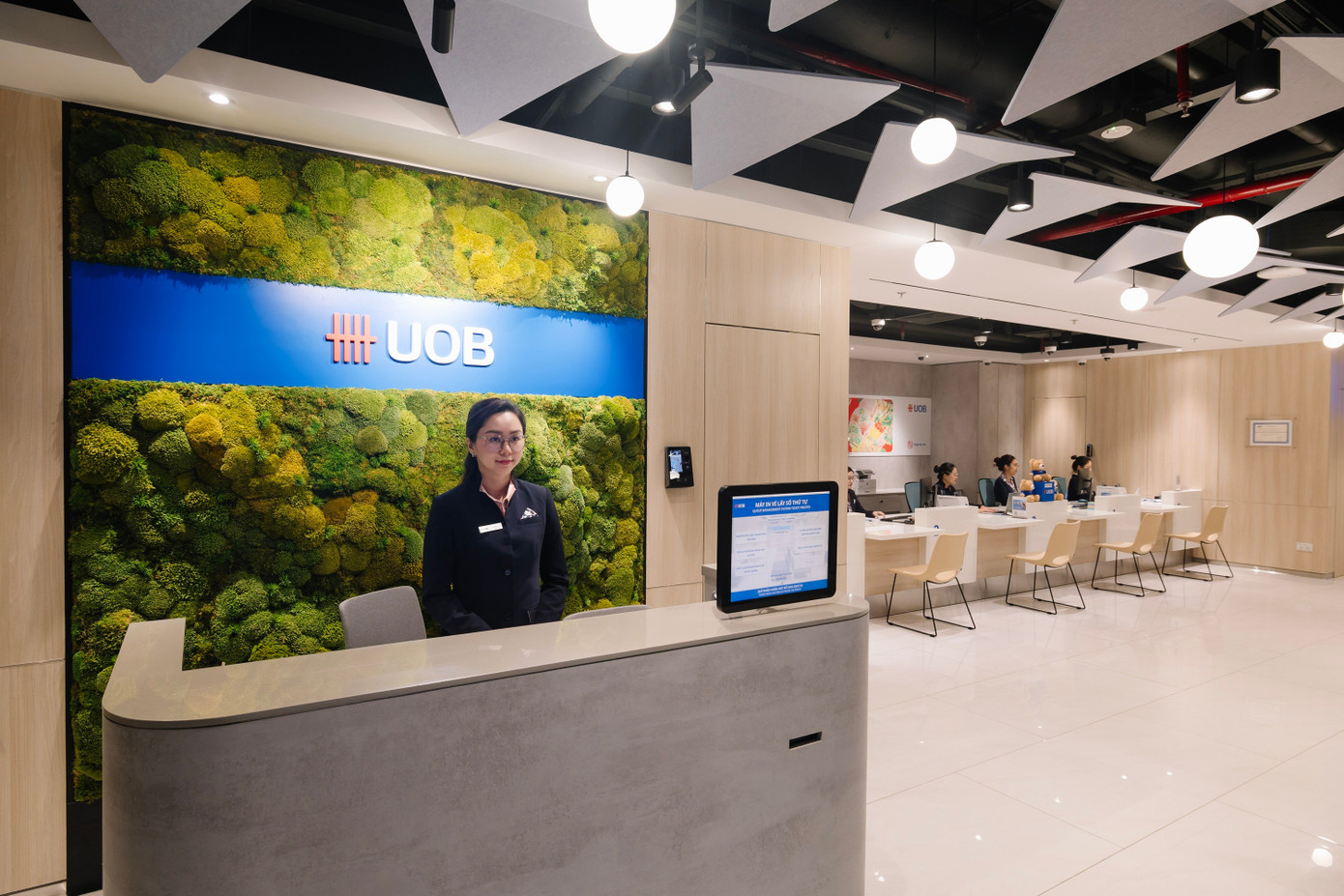 uob-vietnam-mplaza-branch.jpg