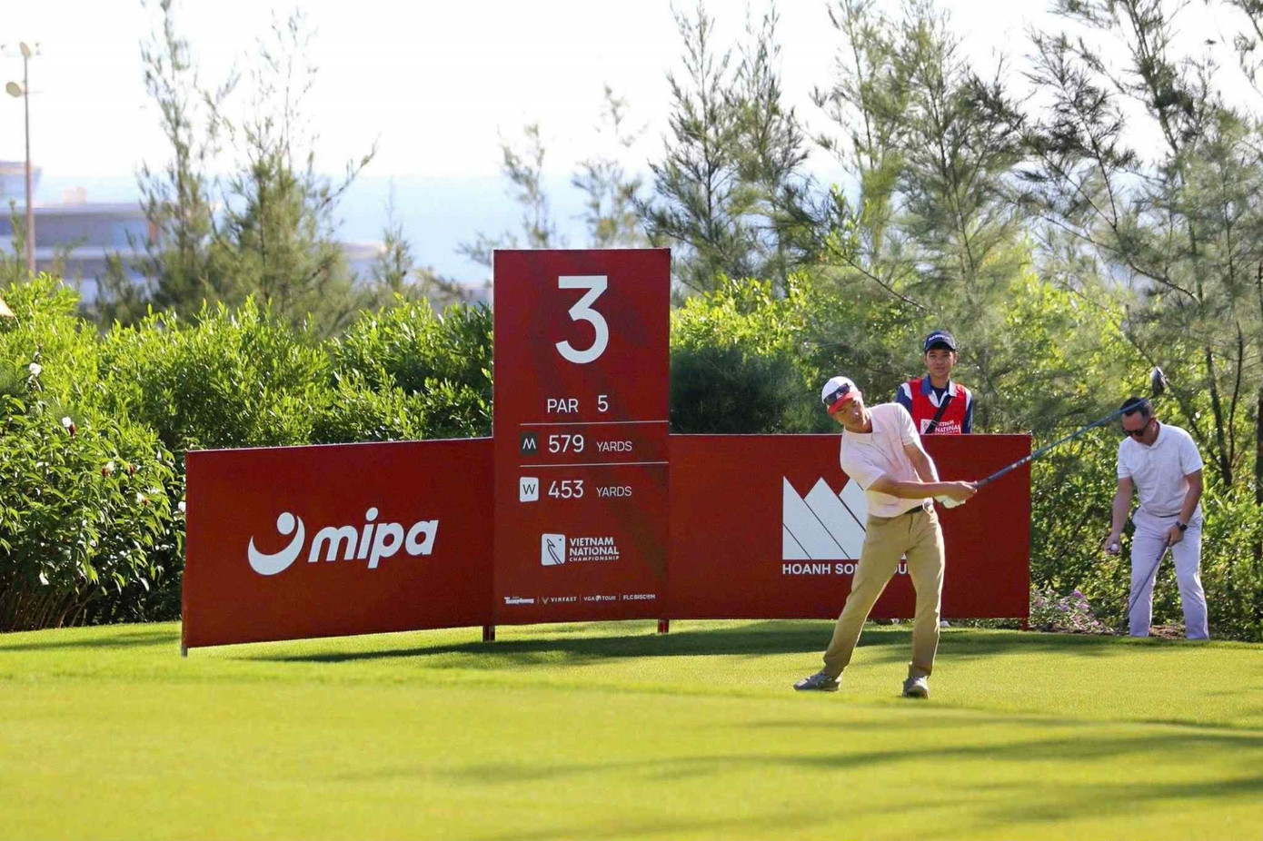 2025 Gia Lai Ulusal Golf Şampiyonası profesyonel organizasyonuyla büyük beğeni topluyor. 1-9832.jpg