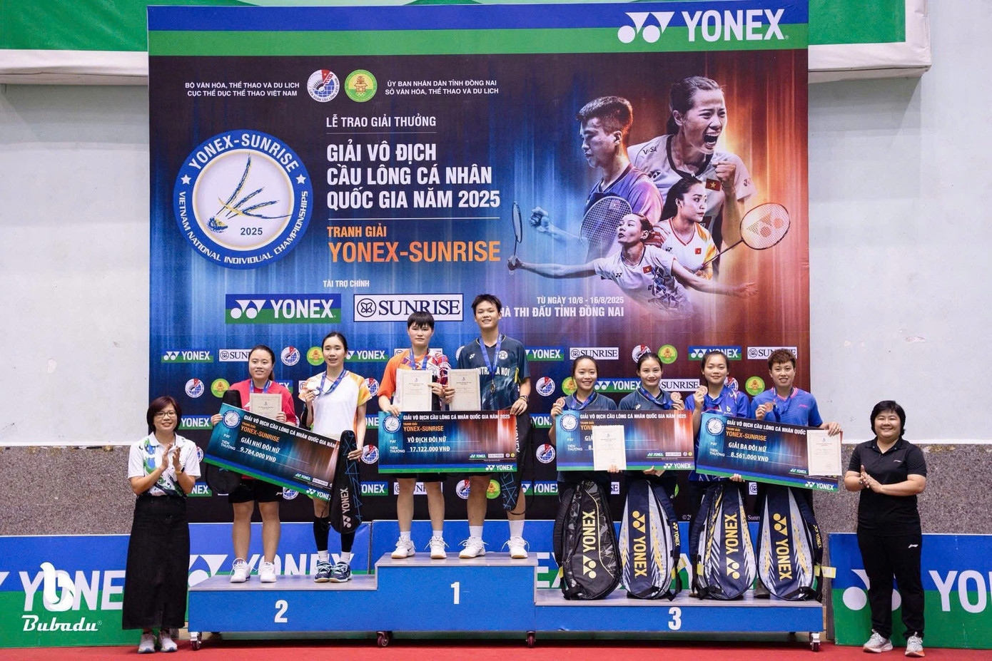 វិញ្ញាសាវាយកូនបាល់ផ្នែកនារី មេដាយមាស៖ វូ ធី ឈិញ + ប៊ូយ ប៊ិចភឿង z6944169706236-45b8f81a707ec00bd865828330ace694.jpg