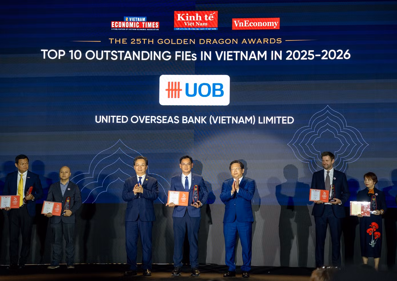 rong-vang-uob-1.jpg