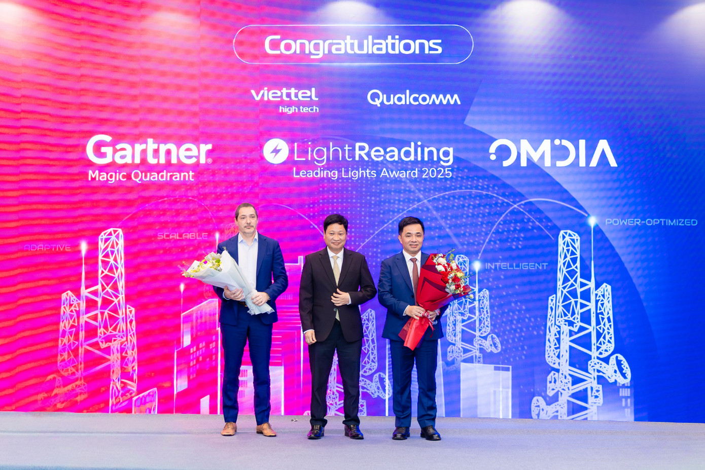 anh-2-viettel-high-tech-duoc-gartner-ghi-nhan-trong-bao-cao-magic-quadrant-for-csp-5g-ran-infrastructure-solutions-2025-duoc-cong-bo-tai-su-kien-quoc-te-open-ran-connect-2025-do-viettel-to-chuc-tai-ha-noi.jpg