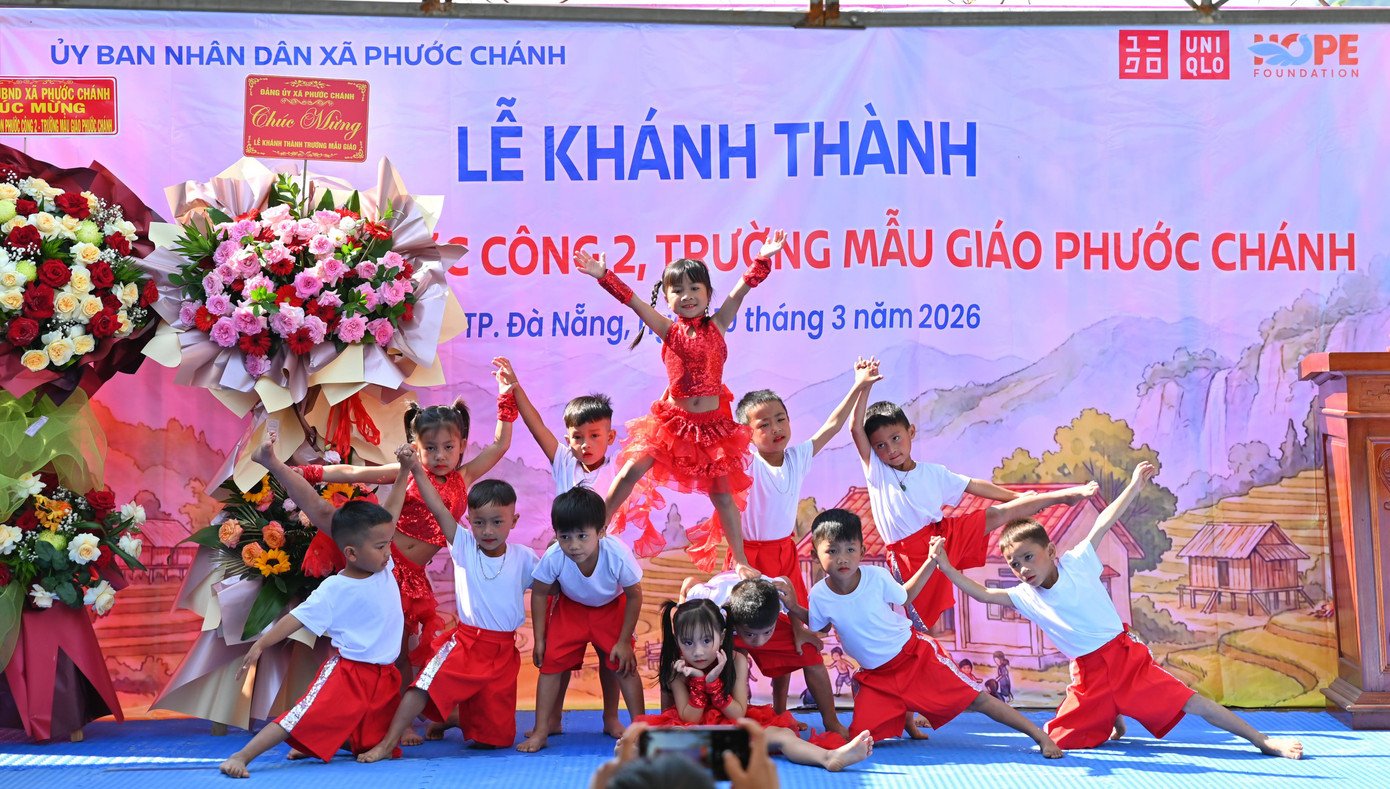 cac-tiet-muc-van-nghe-chao-mung-cua-cac-em-hoc-sinh-truong-mau-giao-phuoc-chanh-trong-ngay-le-khanh-thanh.jpg