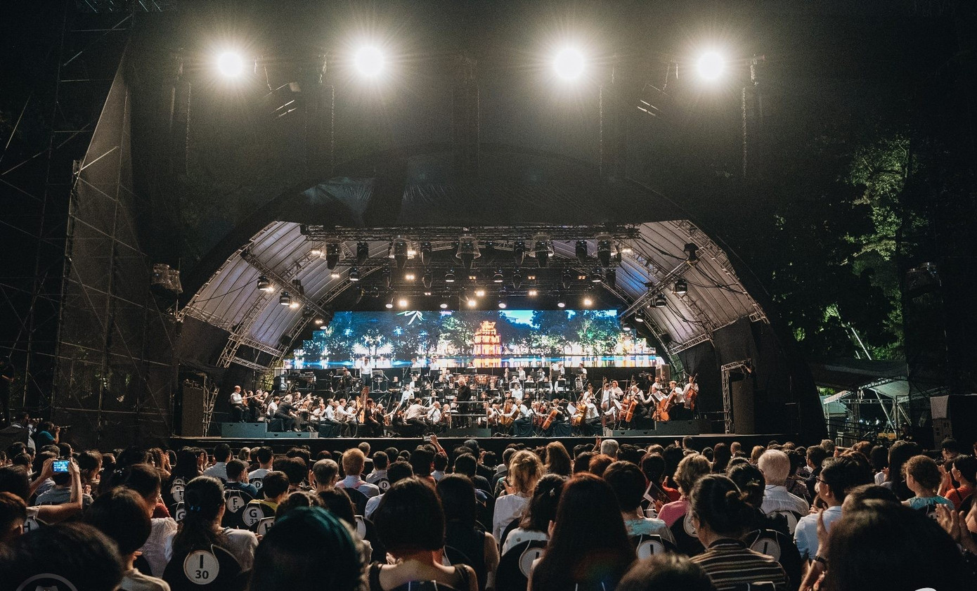 anh-1-vietnam-airlines-classic-hanoi-concert-2019-duoc-to-chuc-tai-khong-gian-mo-ngoai-troi.jpg