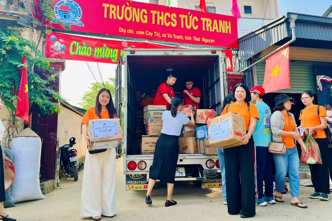 “Giáo dục chỉ thực sự trọn vẹn khi nó chạm đến trái tim” image011.jpg