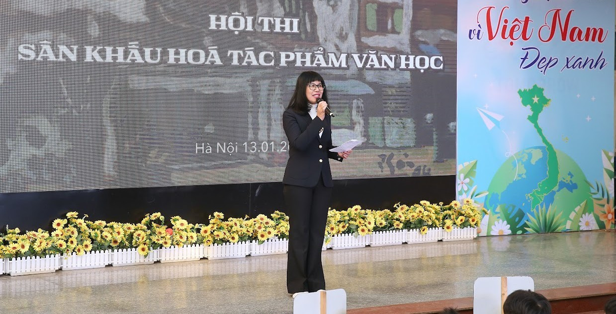 Cô Nguyễn Thị Vân Hồng - Hiệu trưởng Trường Trung học cơ sở Chương Dương ( Hà Nội). Ảnh: NVCC image001-4304.jpg