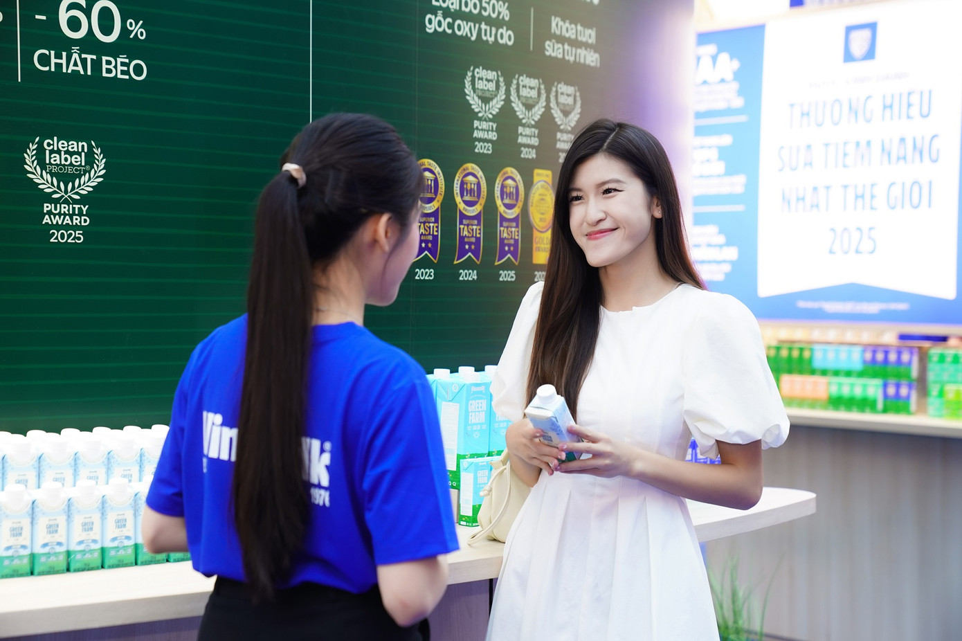 Vinamilk Green Farm cao đạm – dòng sản phẩm đầu tiên tại Việt Nam ứng dụng công nghệ siêu vi lọc – được Brand Finance đưa ra như một ví dụ điển hình về xu hướng đổi mới sản phẩm tại khu vực (Ảnh: Minh Anh). hinh-3.jpg