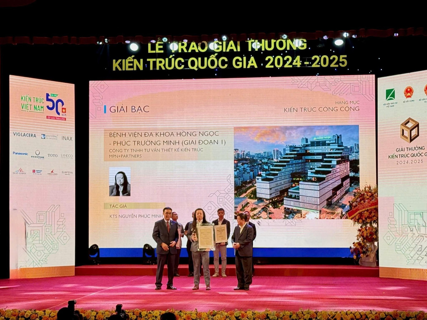 Anh Minh a reçu le prix d'argent du Prix national d'architecture 2024-2025 avec la conception de l'hôpital général Hong Ngoc - Phuc Truong Minh image001-5448.jpg