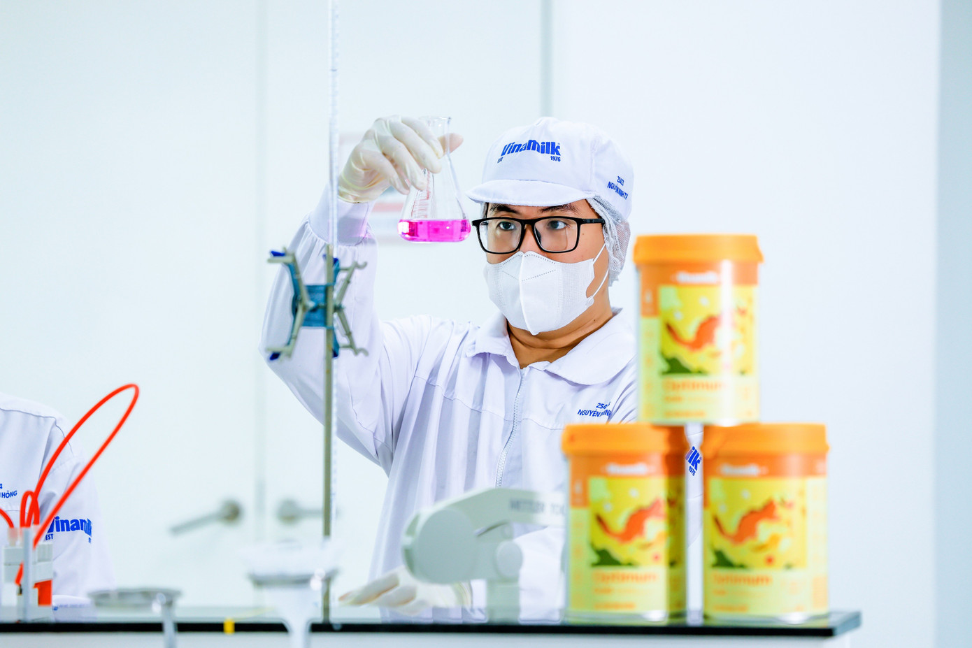 Vinamilk tiên phong đưa đột phá 6 HMO vào giải pháp dinh dưỡng cho trẻ (Ảnh: Nguyễn Hoàng). hinh-2-1.jpg