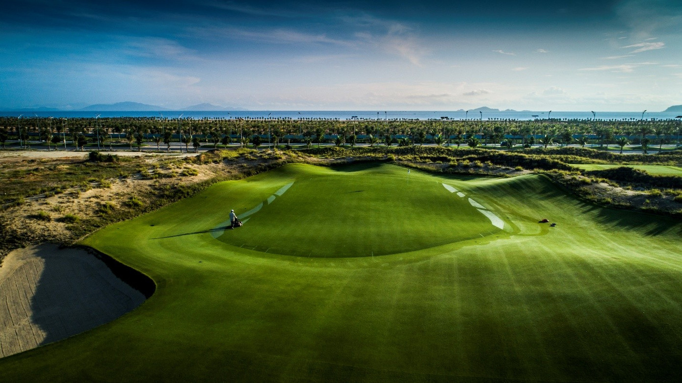 KN Golf Links រក្សាទីតាំងធម្មជាតិរបស់វាជាមួយនឹងរន្ធរចនាប័ទ្មតំណដើមចំនួន 18 និងរន្ធ Oasis ចំនួន 9 តែមួយគត់។ image003-7061.jpg