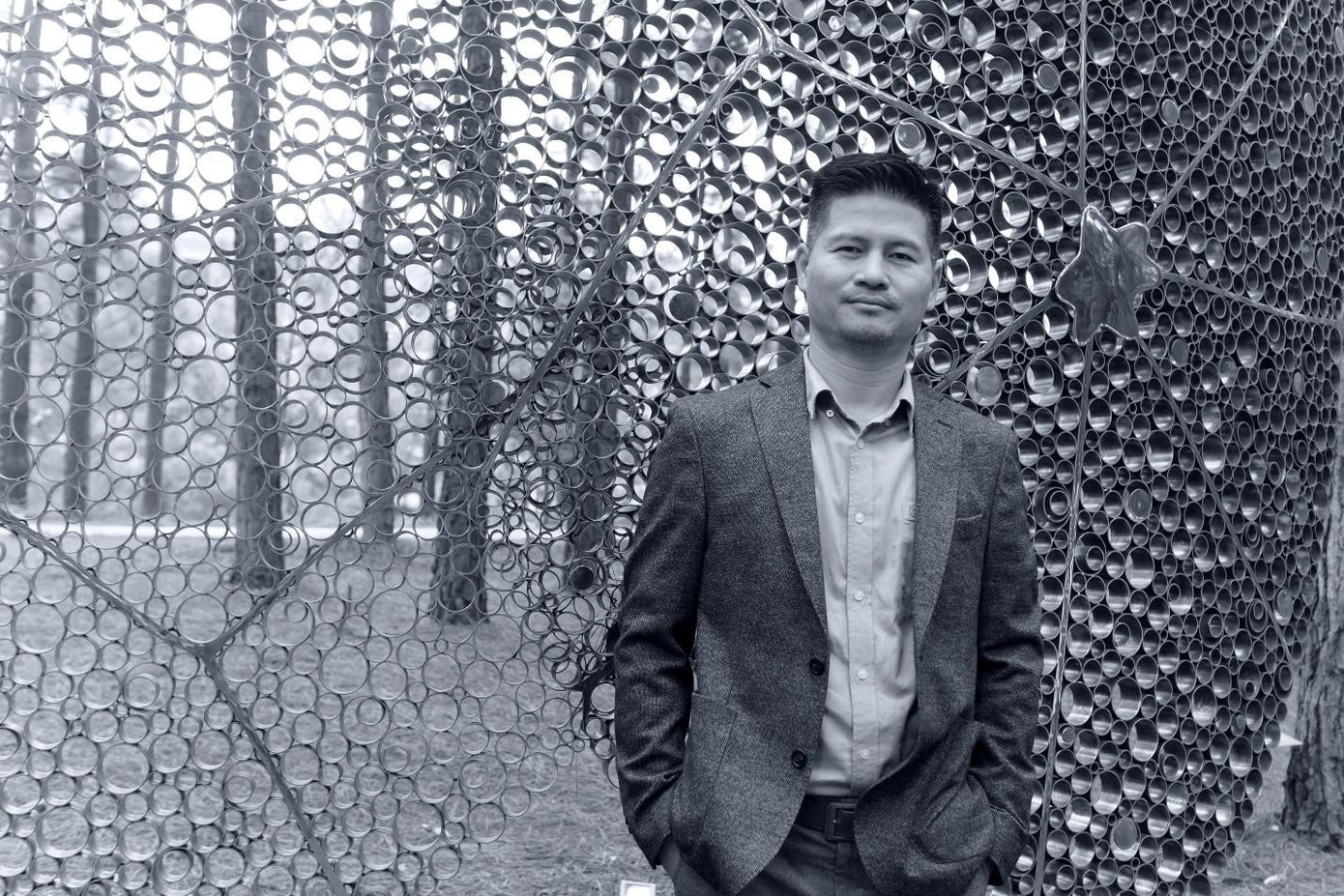 Họa sĩ Vũ Hồng Nguyên - giám tuyển, đồng sáng lập Bảo tàng Nghệ thuật Đương đại Flamingo. Ảnh: NVCC image001-3874.jpg