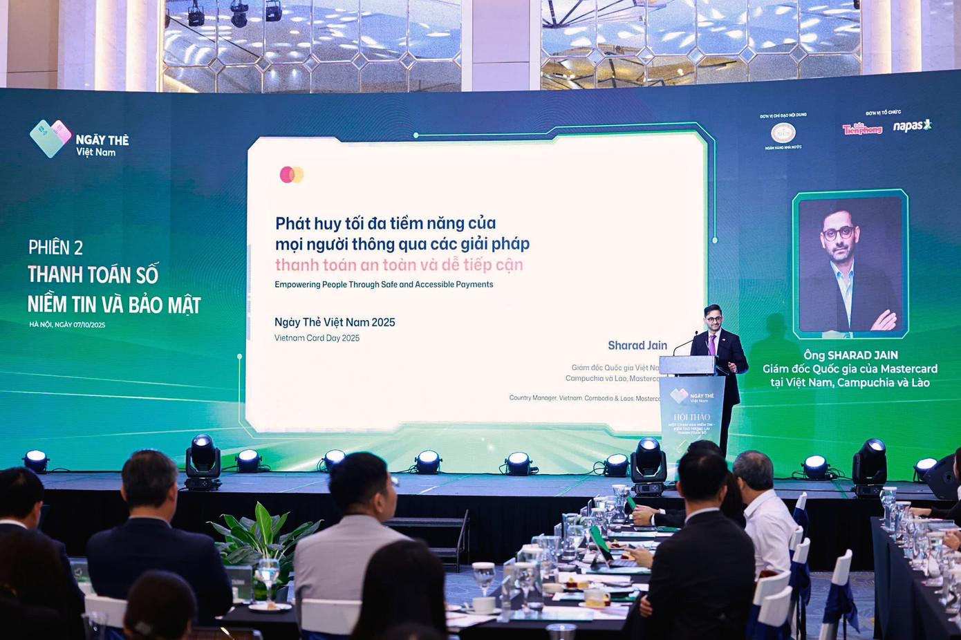 ong-sharad-jain-giam-doc-quoc-gia-mastercard-tai-viet-nam-campuchia-va-lao-trinh-bay-tham-luan-tai-hoi-thao.jpg