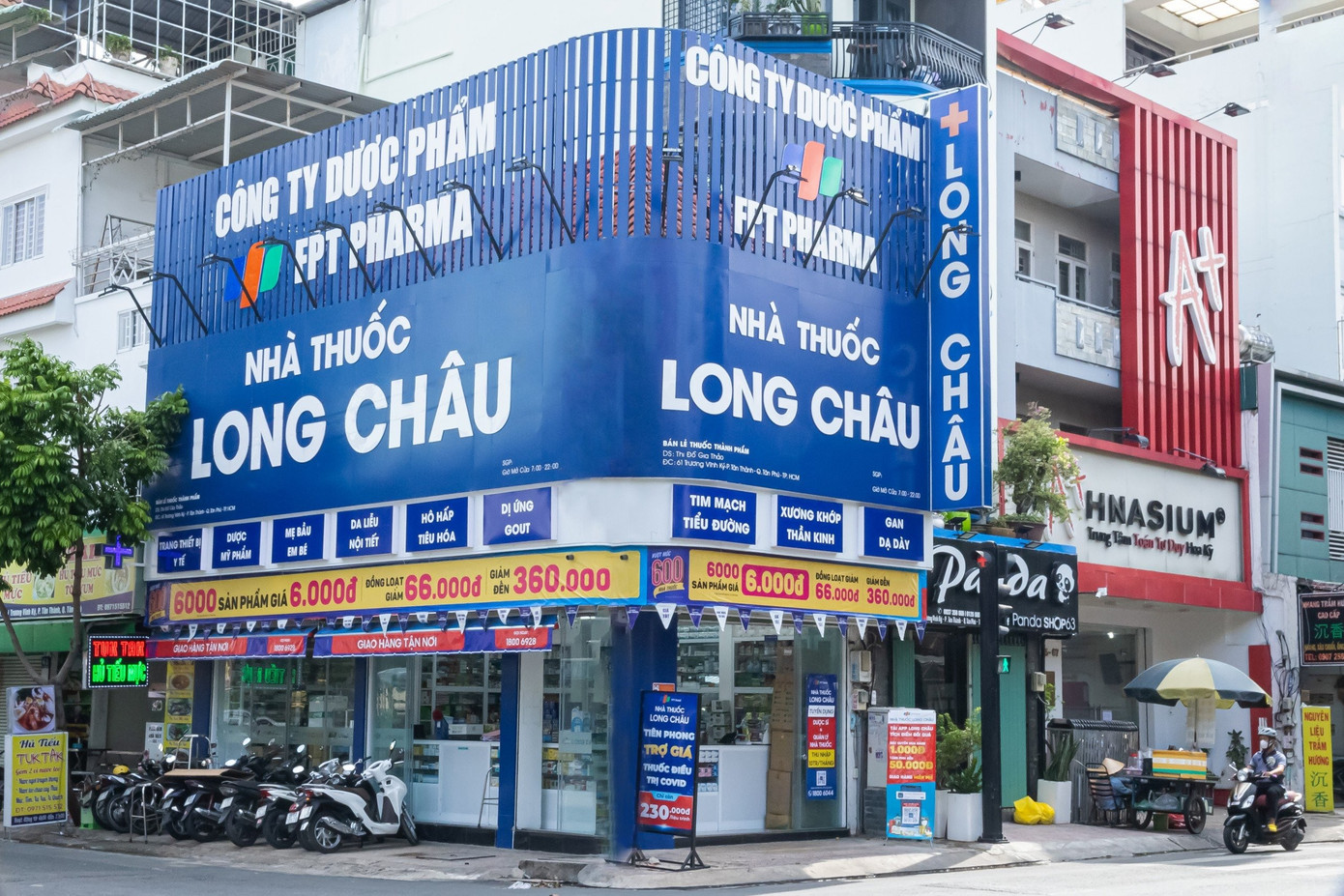 Đại Bắc Group hợp lực cùng chuỗi nhà thuốc Long Châu mở rộng mạng lưới phân phối uy tín, mang sản phẩm chuẩn hóa đến gần hơn với cộng đồng. 1-1864.jpg