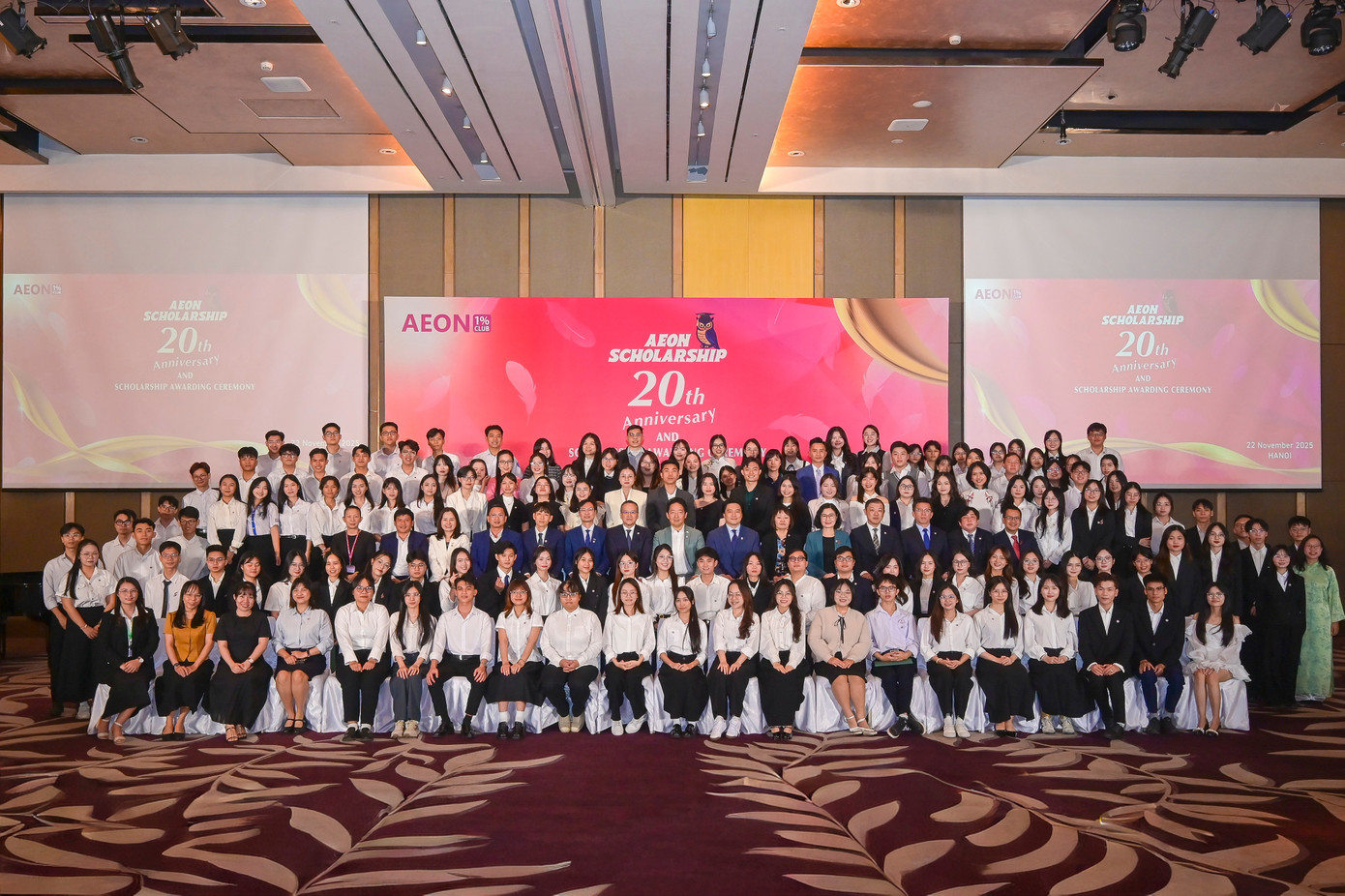 96 étudiants ont reçu des bourses du Fonds AEON 1% Club en 2025, accompagnés de délégués. a2.jpg