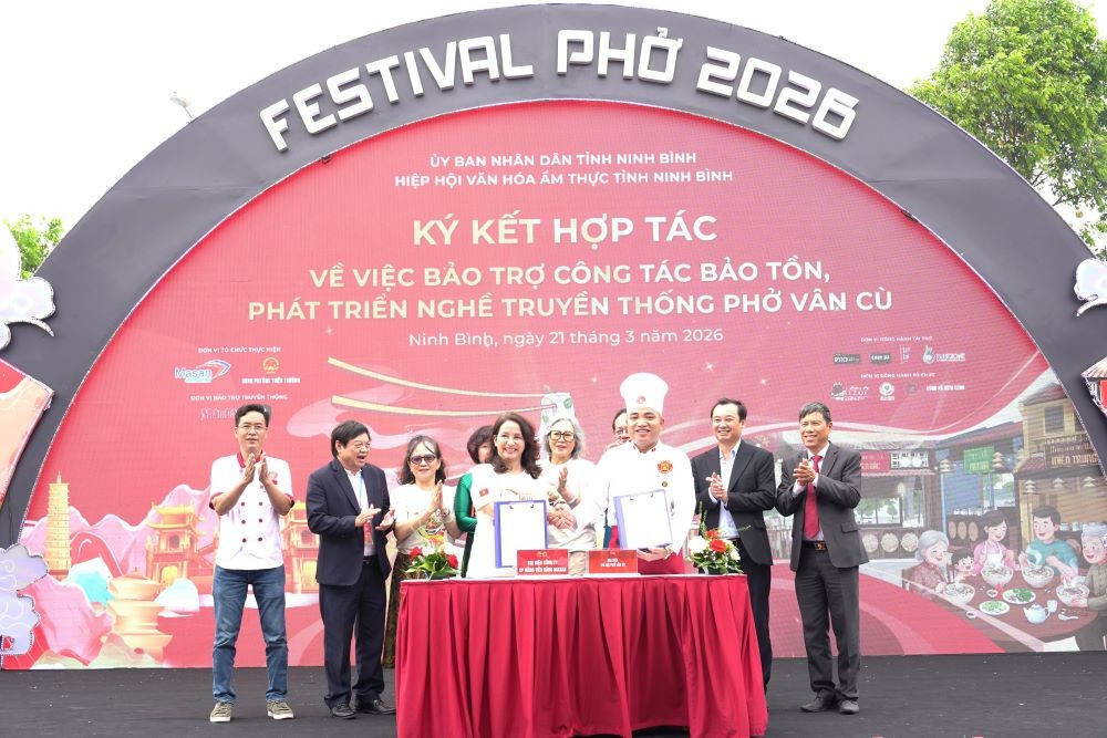 anh-5masan-consumer-ky-ket-hop-tac-voi-chi-hoi-pho-van-cu-bao-tro-cong-tac-bao-ton-phat-trien-nghe-truyen-thong-pho-van-cu-va-gia-tri-pho-nam-dinh-2.jpg