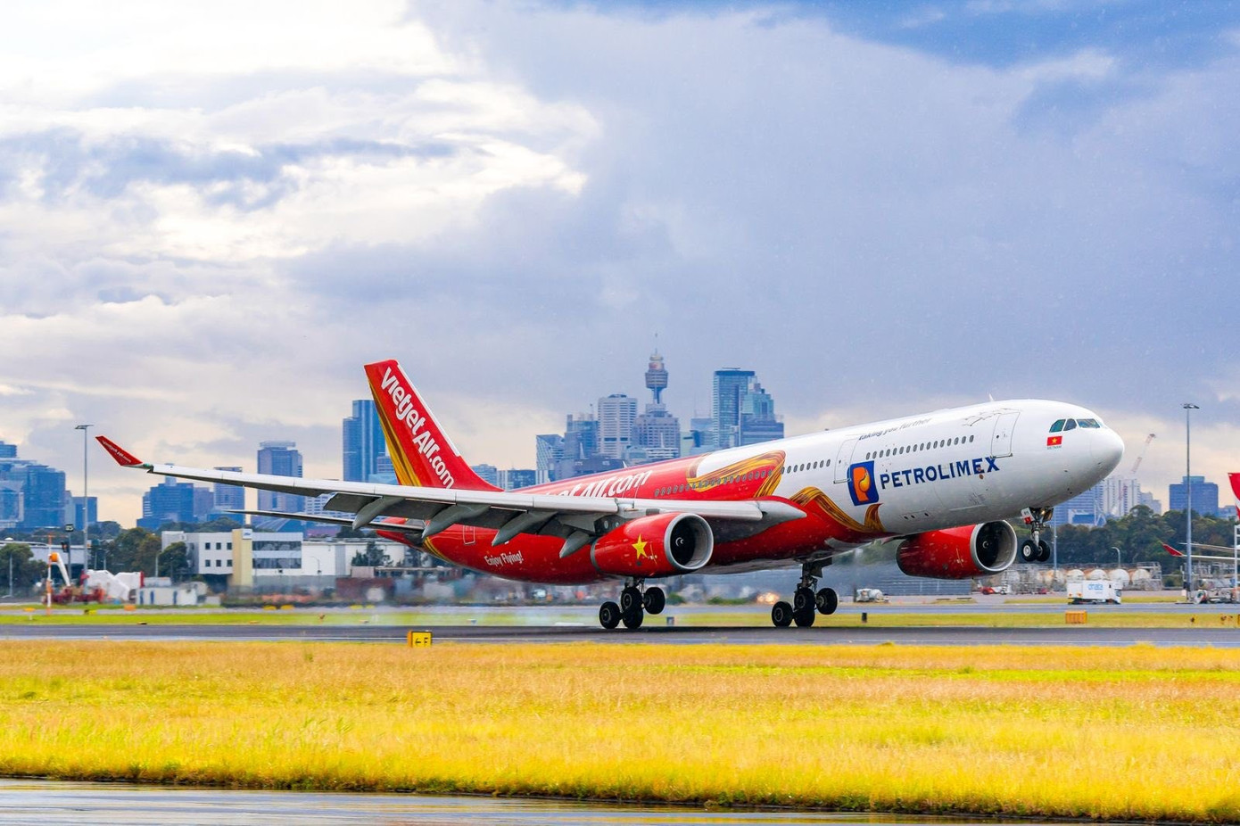 tau-bay-vietjet-2.jpg