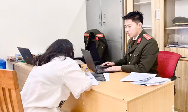 Công an làm việc chị H.