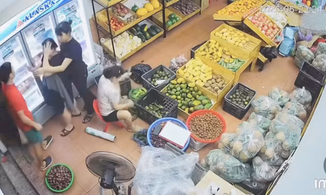 Hiện trường vụ việc. Ảnh cắt từ clip.