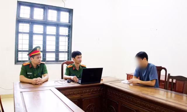 Nguyễn Văn T. ra trình diện Cơ quan Công an.