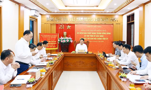 Bí thư Tỉnh ủy Bắc Ninh Nguyễn Hồng Thái làm việc với Ban Nội chính Tỉnh ủy Bắc Ninh. Ảnh: Báo và Phát thanh, Truyền hình tỉnh Bắc Ninh.