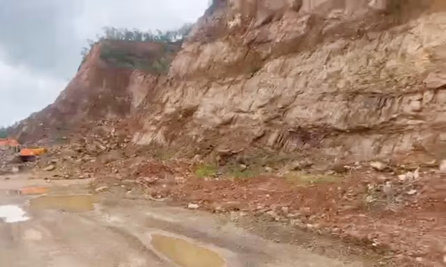 Khu vực khai thác khoáng sản trái phép của Công ty Sơn Hà Thống Nhất.