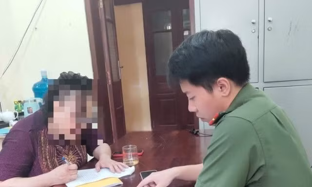Công an làm việc chị H.