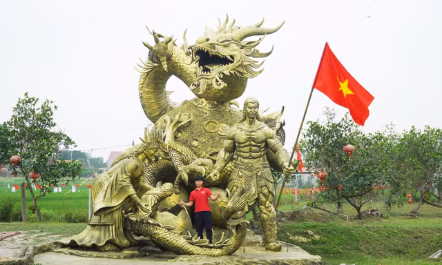 Làm tượng “Cội Nguồn” dịp Giỗ Tổ, chàng trai Bắc Ninh gây xúc động