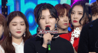 Đây là chương trình Music Core cuối cùng mà Xiyeon (Pristin) đảm nhận vai trò MC. Khi Xiyeon nói lời chia tay khán giả, Chungha và Sunmi đứng phía sau đã lặng lẽ ngồi xuống, để khán giả chỉ tập trung chú ý vào Xiyeon mà thôi.