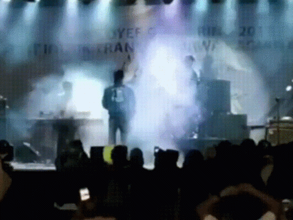 Đang biểu diễn, ban nhạc Indonesia bị sóng thần nhấn chìm "trong nháy mắt" trước hàng trăm khán giả