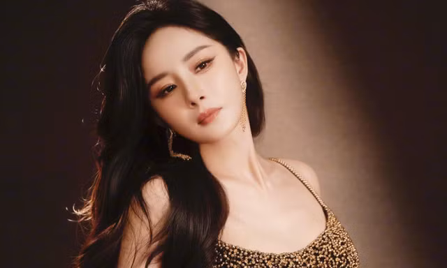 Dương Mịch có nhiều cảnh khoe thân