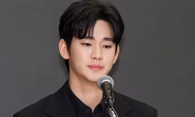 40 kịch bản phim chờ Kim Soo Hyun 