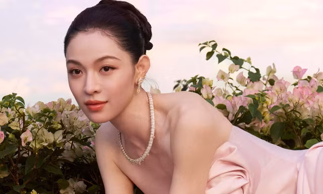 Nữ diễn viên bị chỉ trích vì chen chỗ của Lưu Diệc Phi 