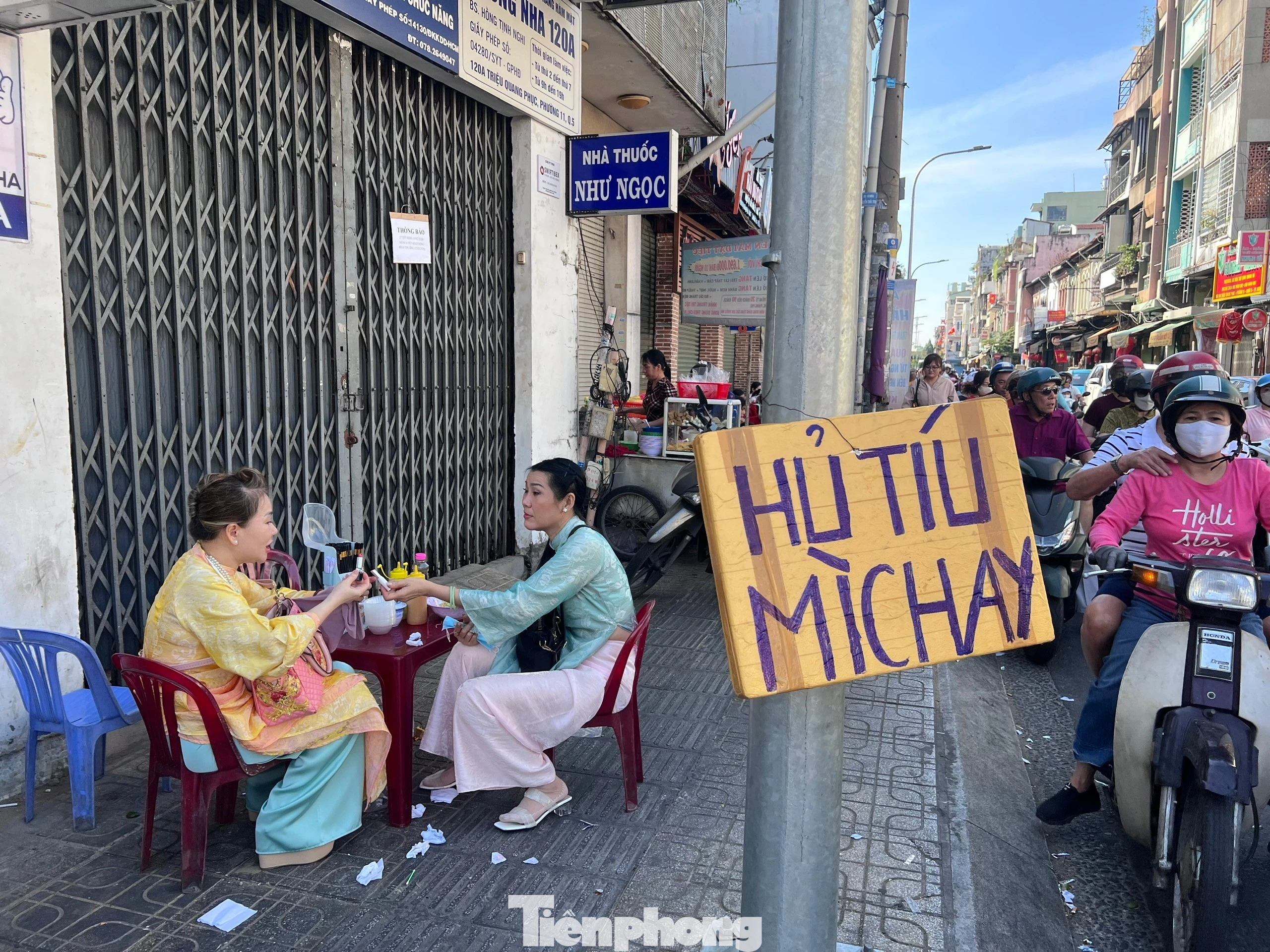 TP.HCM: Quán chay đông nghịt ngày Mùng 1 Tết, giá cả vẫn ổn định