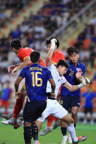 SEA GAMES 33: Việt Nam xếp thứ 3 trên bảng tổng sắp huy chương; Kỷ lục của bóng đá Thái Lan sau 58 năm