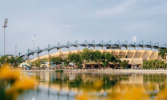 Sân Thiên Trường tuyệt đẹp, sẵn sàng cho Siêu Cúp Bóng đá Quốc gia 2024/25 – Cúp THACO