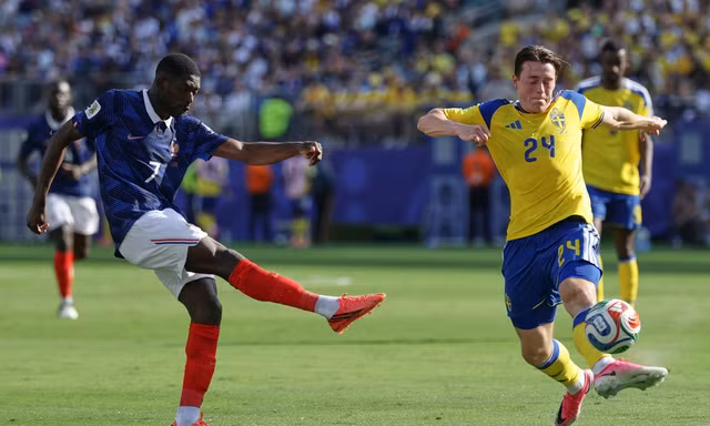 Trực tiếp Pháp vs Thụy Điển 1-0 (H1) Mbappe mở tỷ số