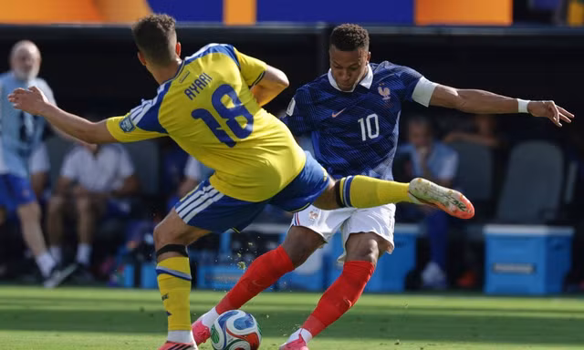 Trực tiếp Pháp vs Thụy Điển 0-0 (H1) Mbappe bỏ lỡ khó tin