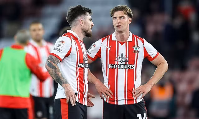 Đội bóng đối diện nguy cơ không thể lên hạng Premier League vì... do thám đối thủ