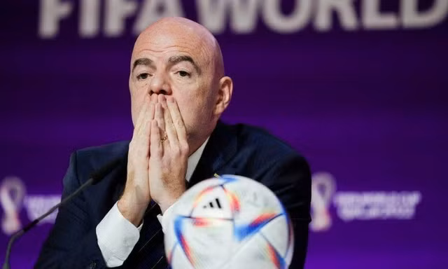 FIFA phản bác UEFA, cuộc chiến chóp bu của thế giới bóng đá tiếp diễn căng thẳng