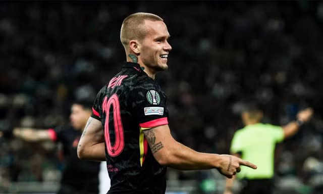 Bản hợp đồng 100 triệu euro của Chelsea bị treo giò 4 năm