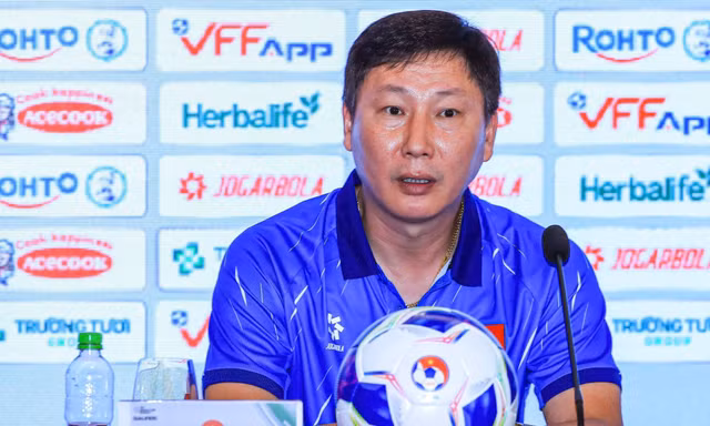 HLV Kim Sang-sik muốn Việt Nam 'thắng Malaysia 2-0'
