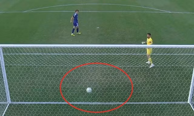 Tình huống sút luân lưu hài hước, có một không hai ở U23 châu Á