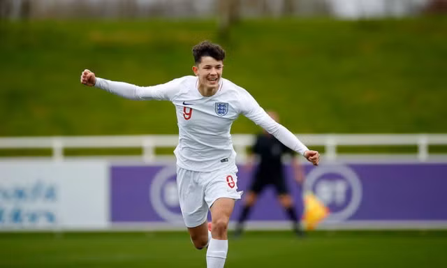FIFA phê duyệt hồ sơ nhập tịch, sao trẻ từng khoác áo U19 Anh chính thức đầu quân cho tuyển Thái Lan