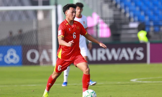 Tiền vệ Thái Sơn U23 Việt Nam: 'Thầy Kim chỉ đạo chúng tôi phải luôn hướng về phía trước'