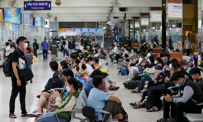 Chậm hủy chuyến bay: Khách có quyền yêu cầu hoàn vé trường hợp nào?