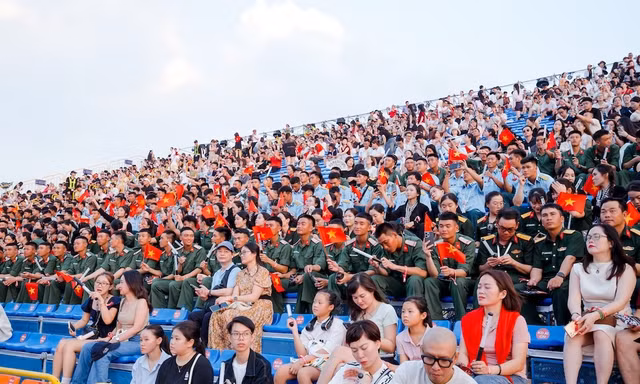 'V-Concert Rạng rỡ Việt Nam': 'Đêm huyền thoại' kích hoạt thành phố Expo đầu tiên tại Việt Nam