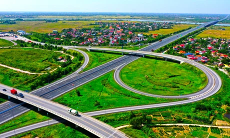 Kỳ tích vượt mục tiêu 3.000 km đường bộ cao tốc 